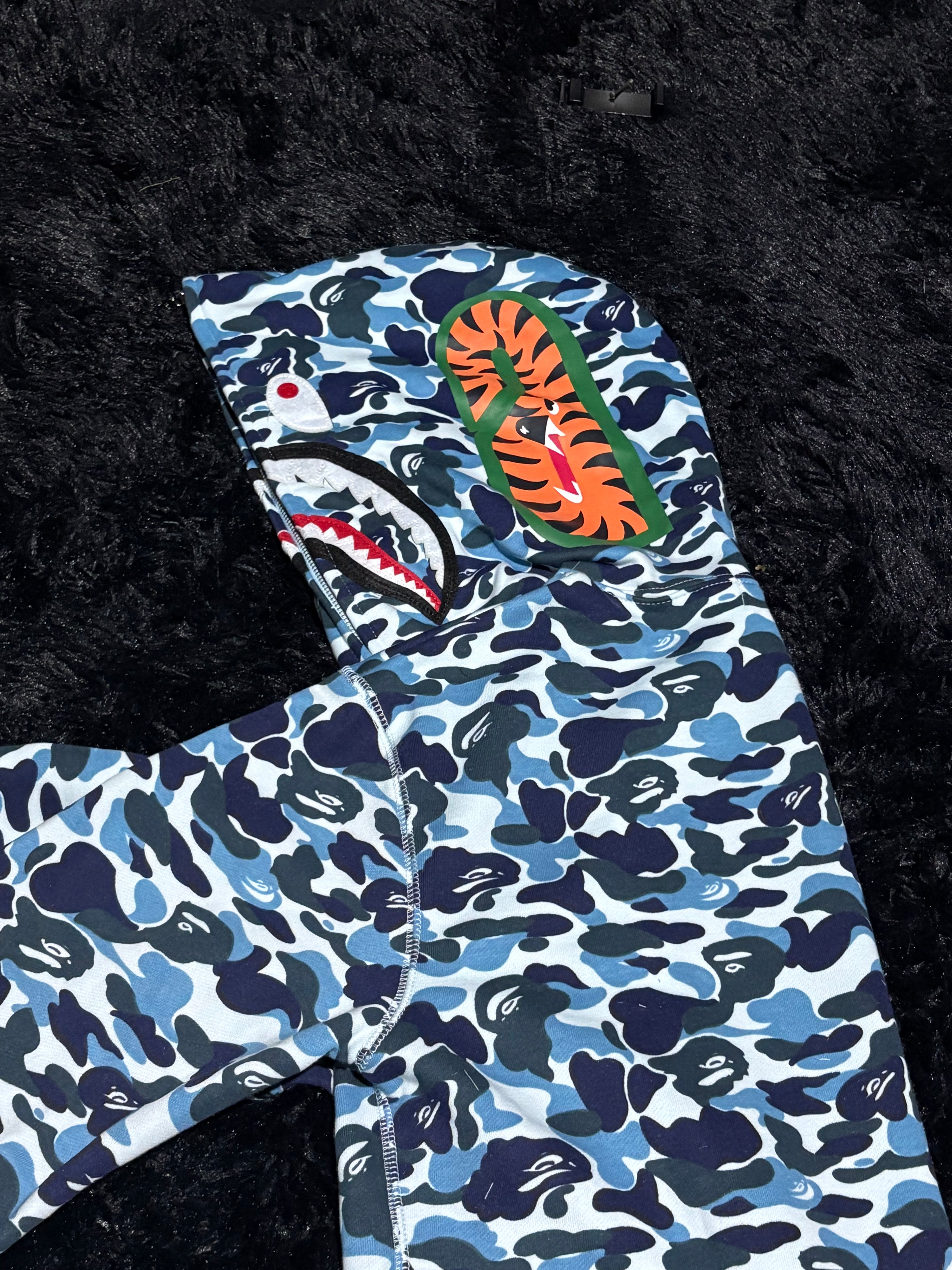 **AGOTADO** Sudadera Bape azul ligero