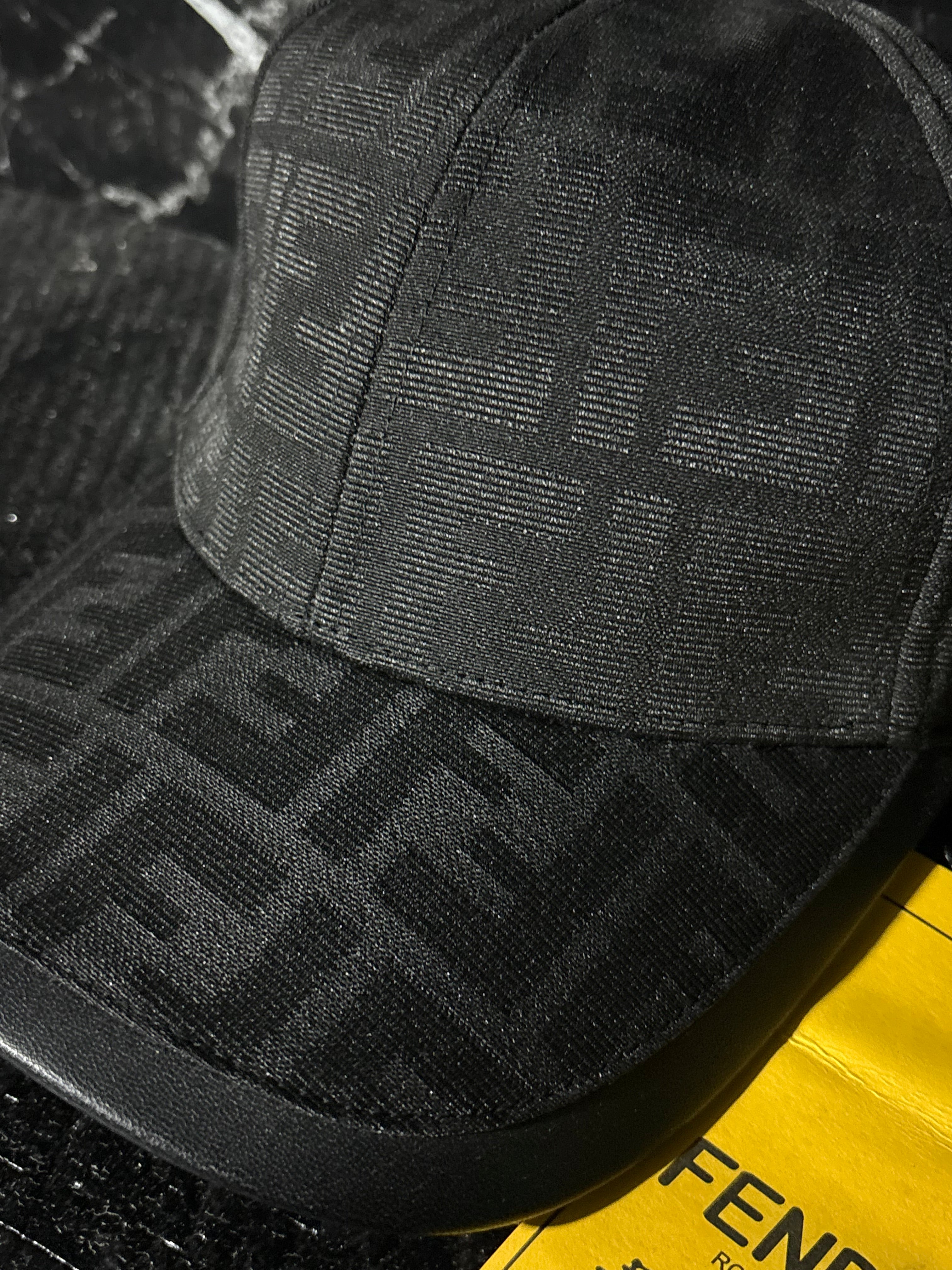 Gorra Fendi