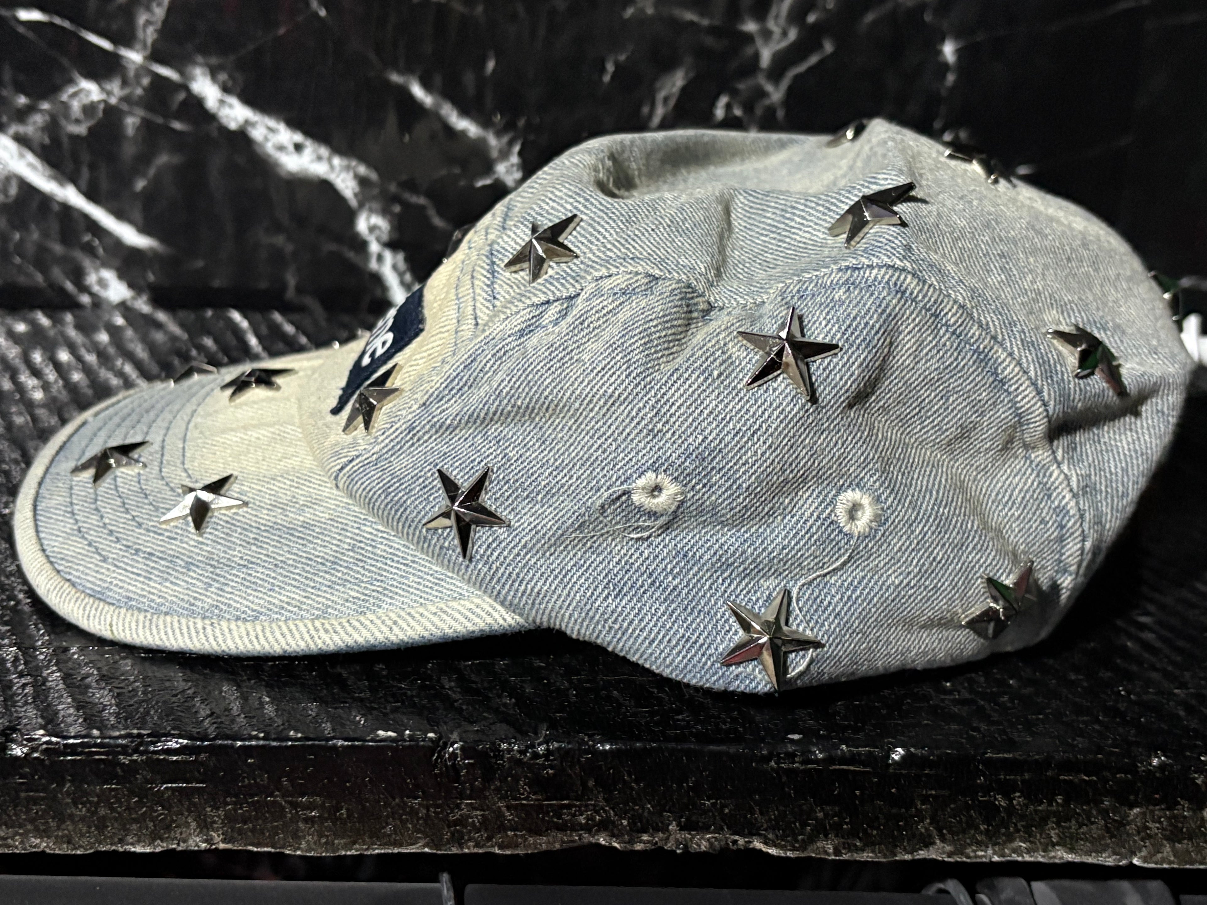 **AGOTADO** Gorra Supreme Stars Studded Denim Camp Cap
