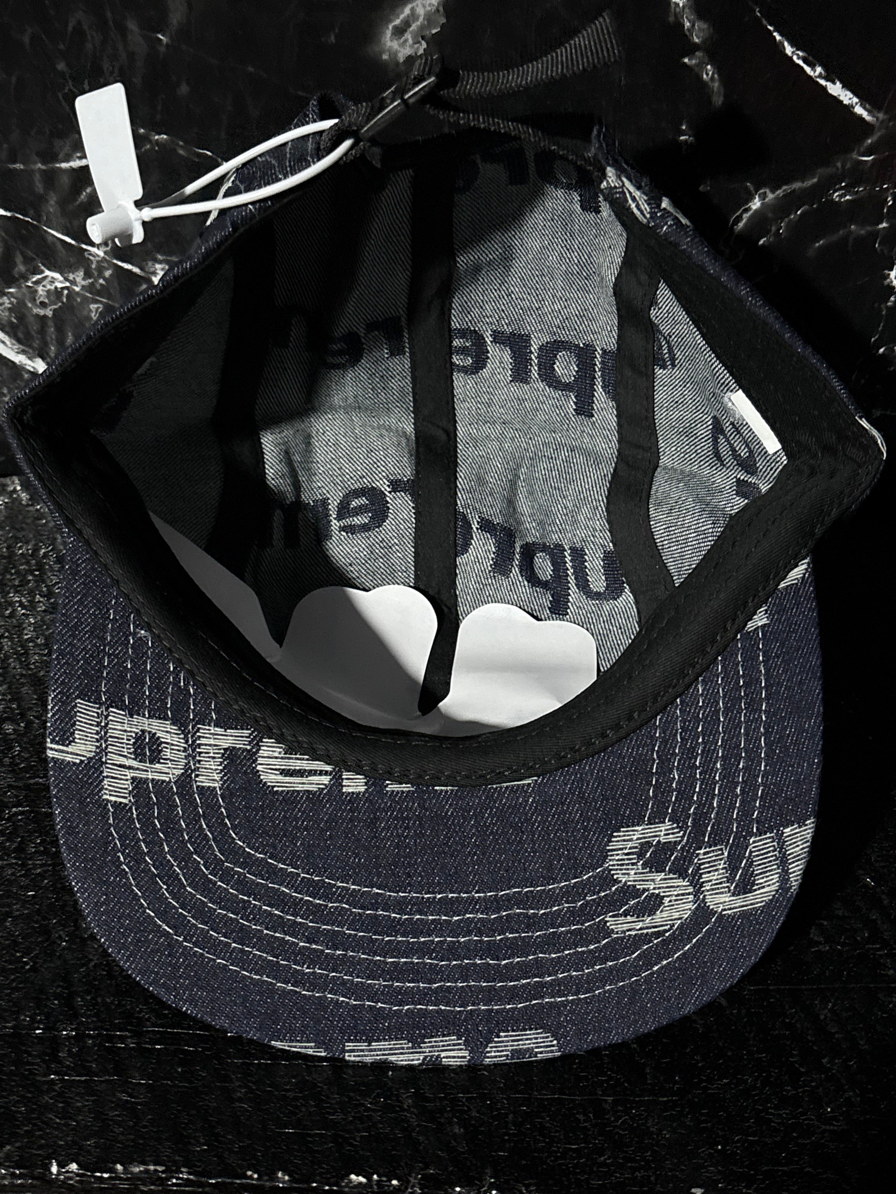 **AGOTADO** Gorra Supreme Jacquard Logos Denim Camp