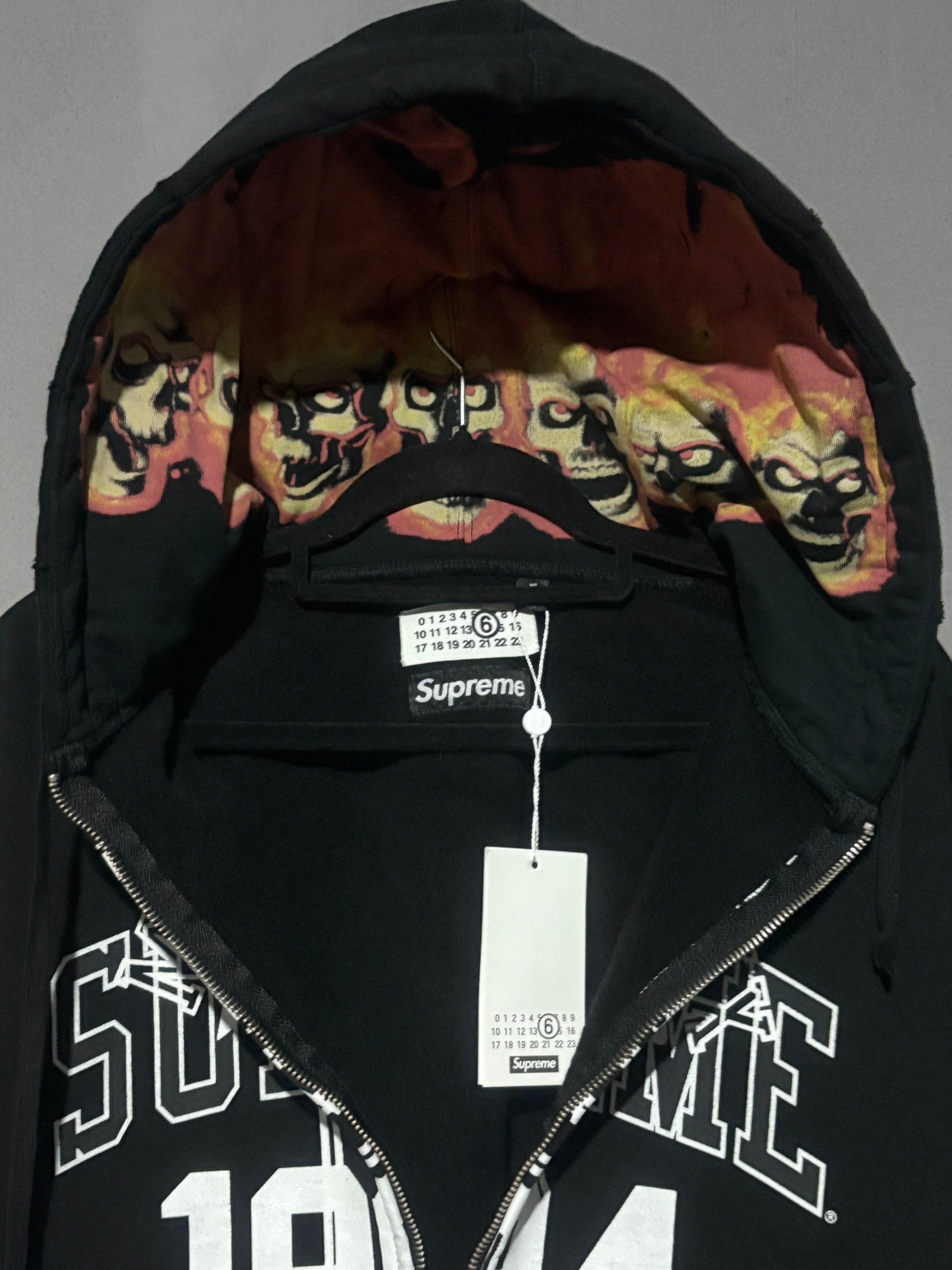 **AGOTADO**Sudadera Supreme Margiela