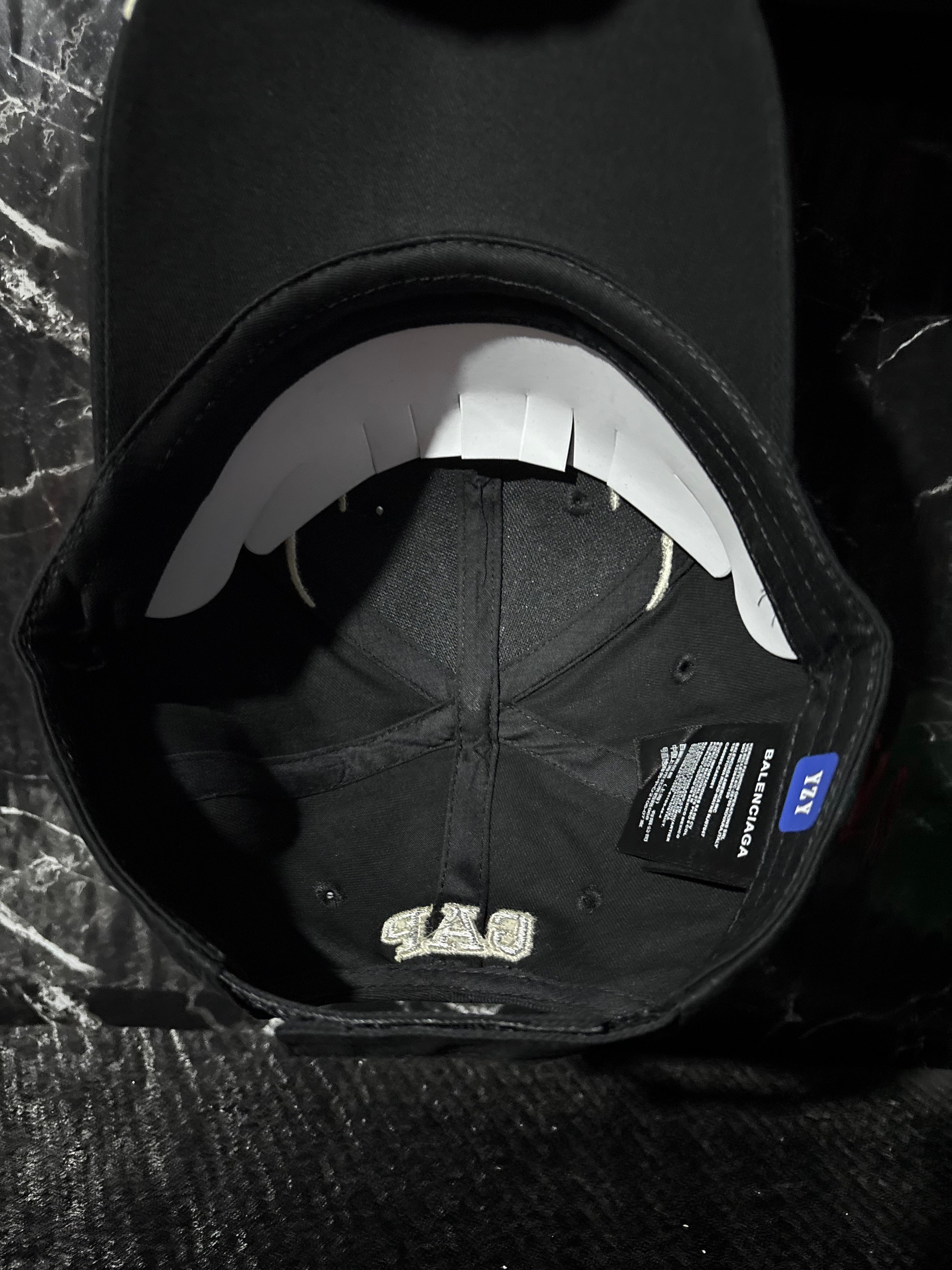 Gorra Balenciaga x Gap