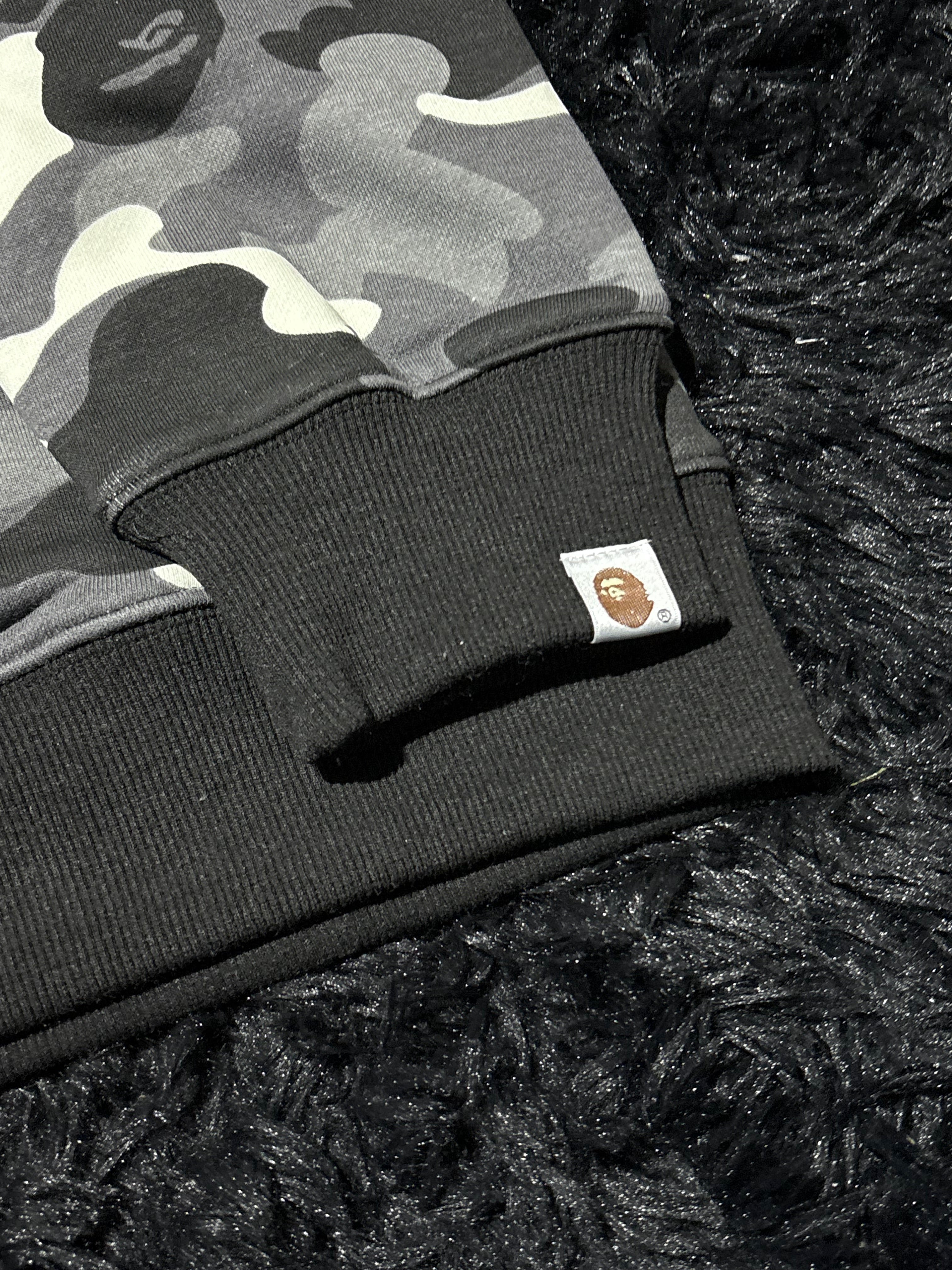 **AGOTADO** Sudadera Bape reflectiva