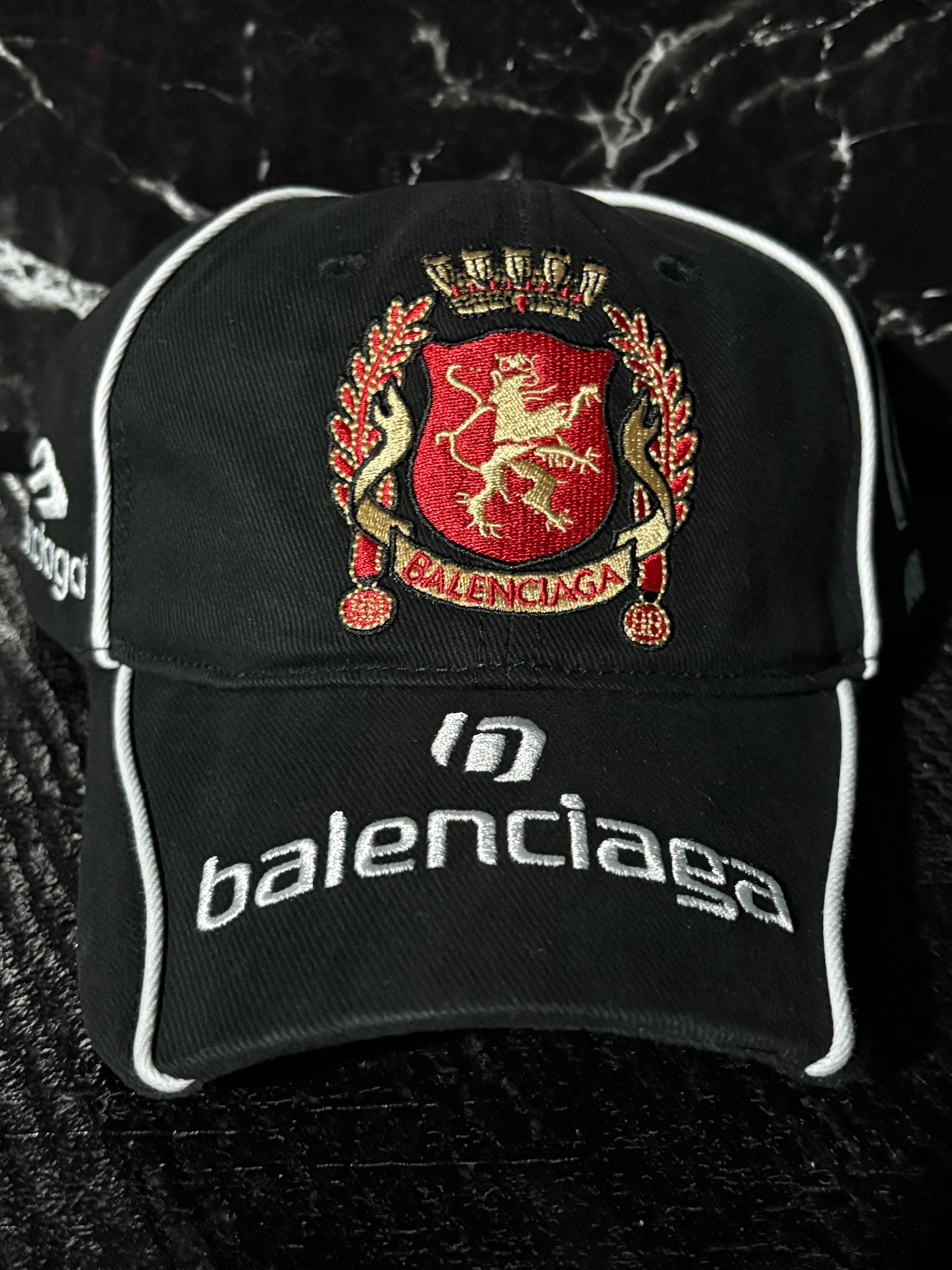 Gorra Balenciaga x Manchester