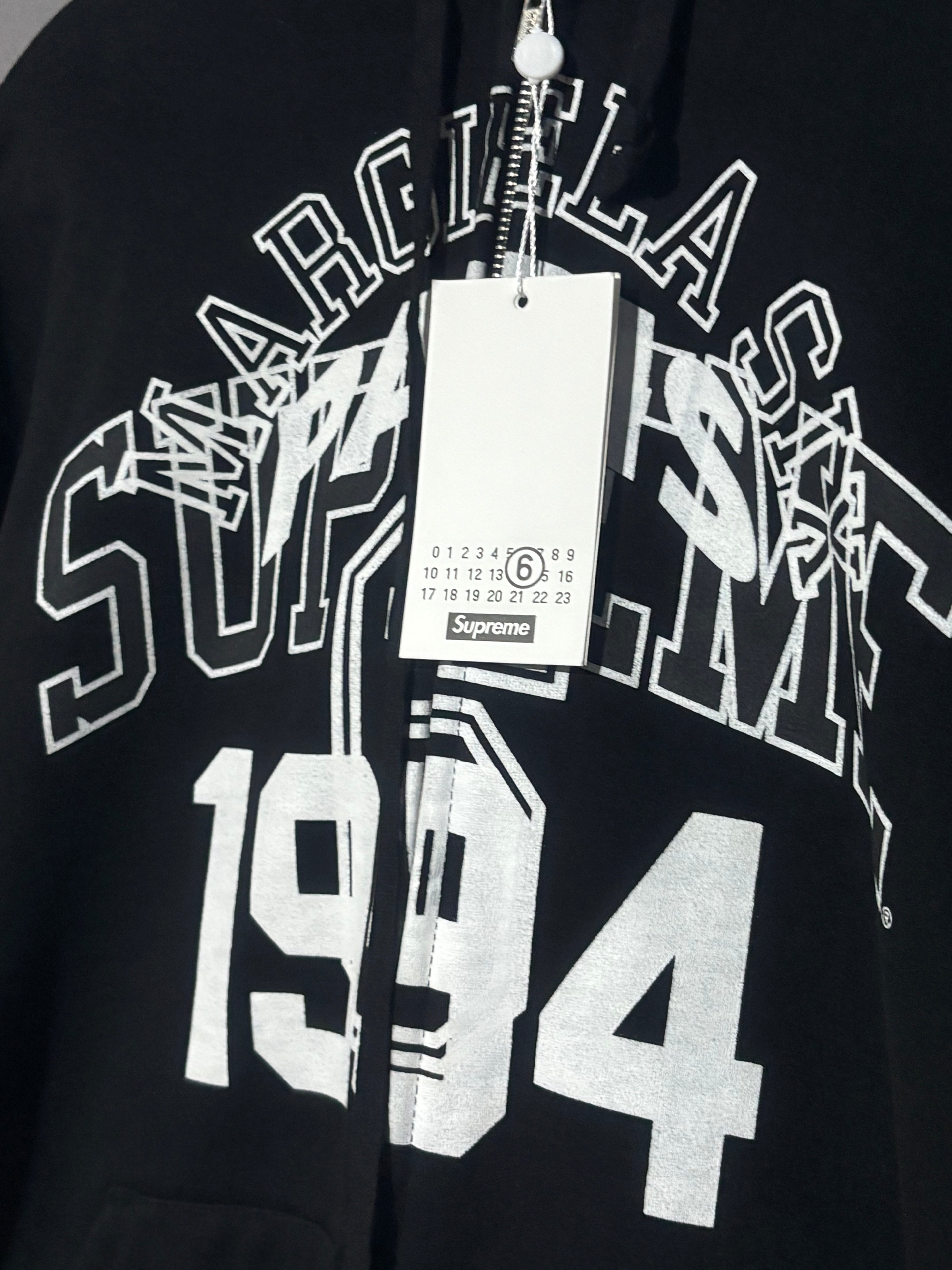 **AGOTADO**Sudadera Supreme Margiela