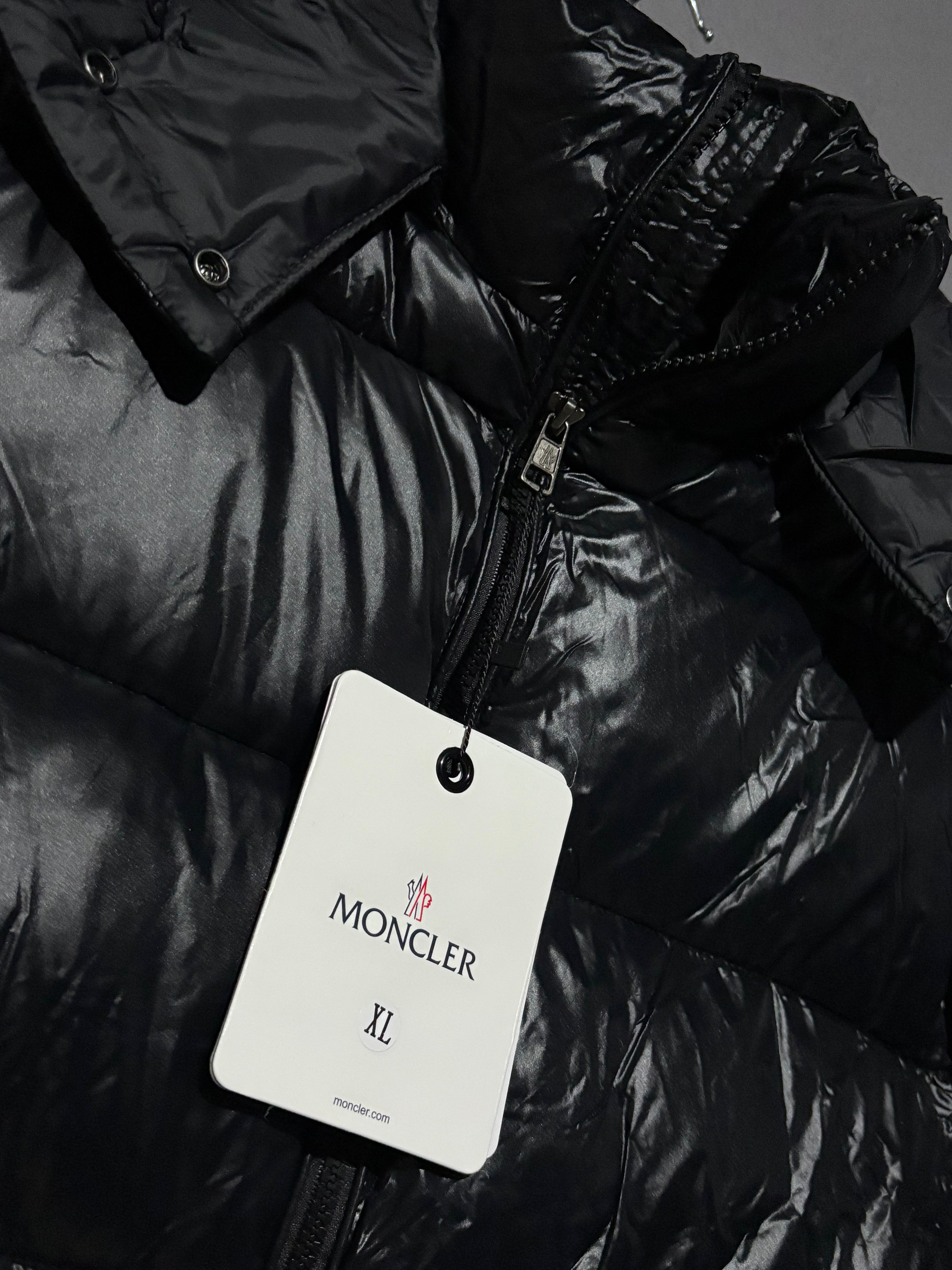 **AGOTADO**Chamarra Moncler