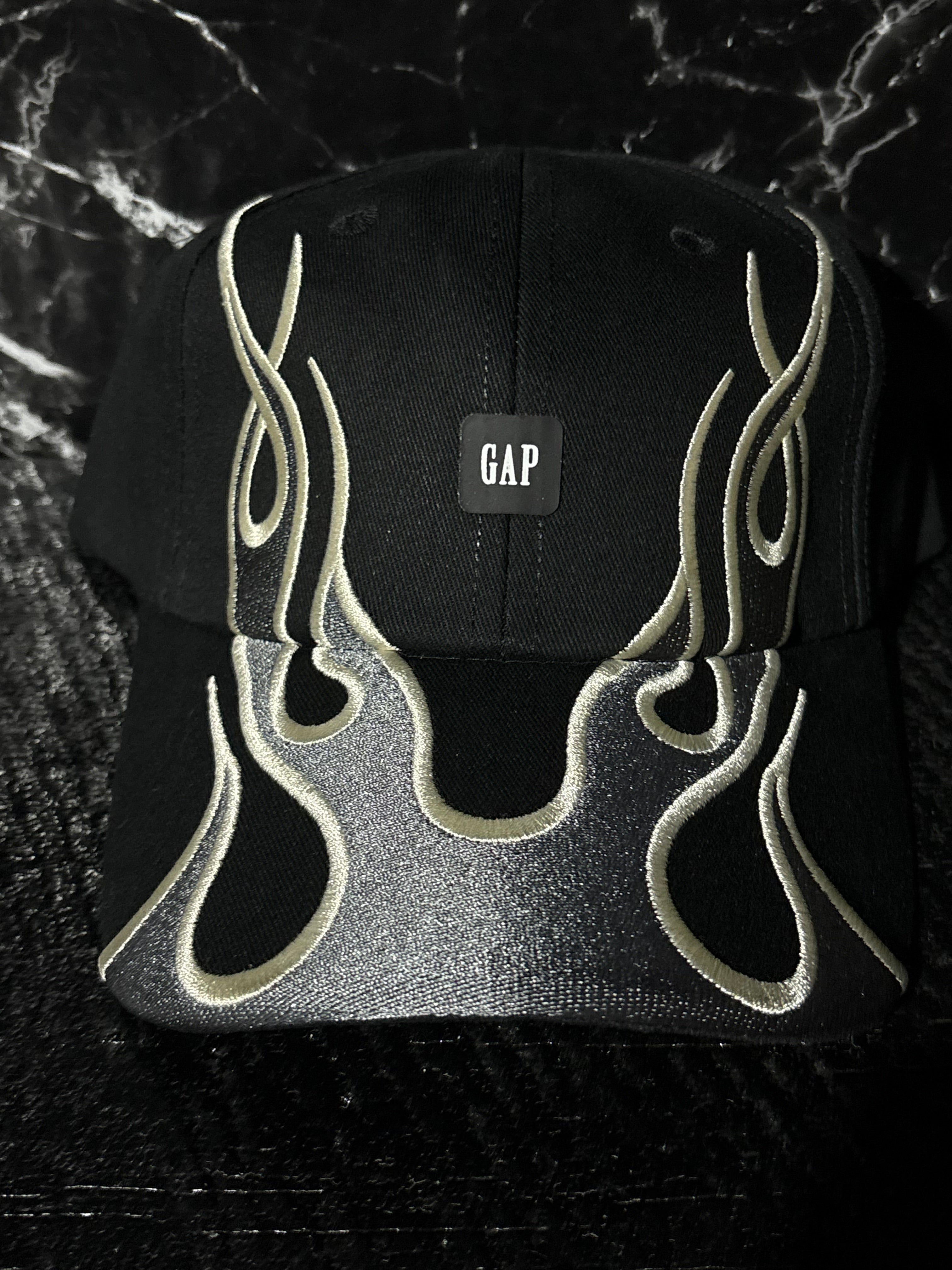 Gorra Balenciaga x Gap