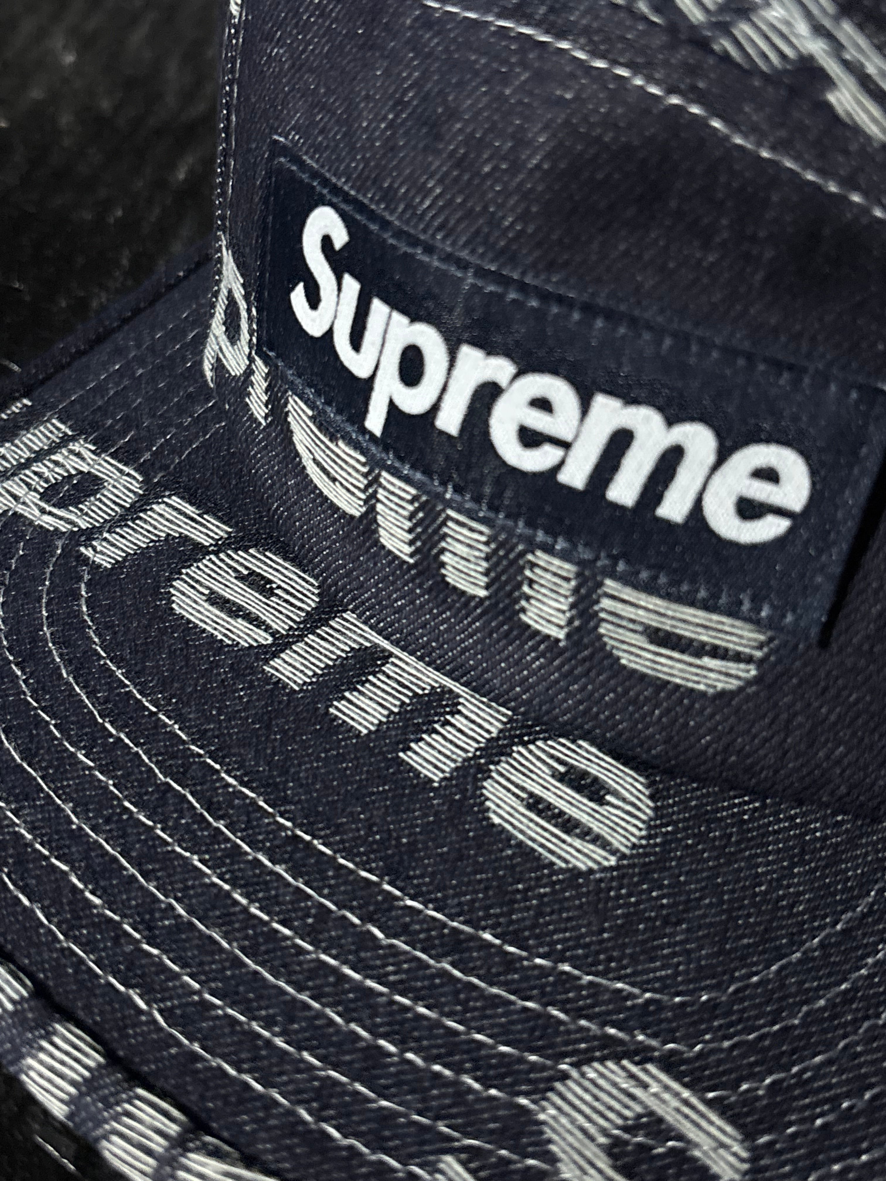 **AGOTADO** Gorra Supreme Jacquard Logos Denim Camp