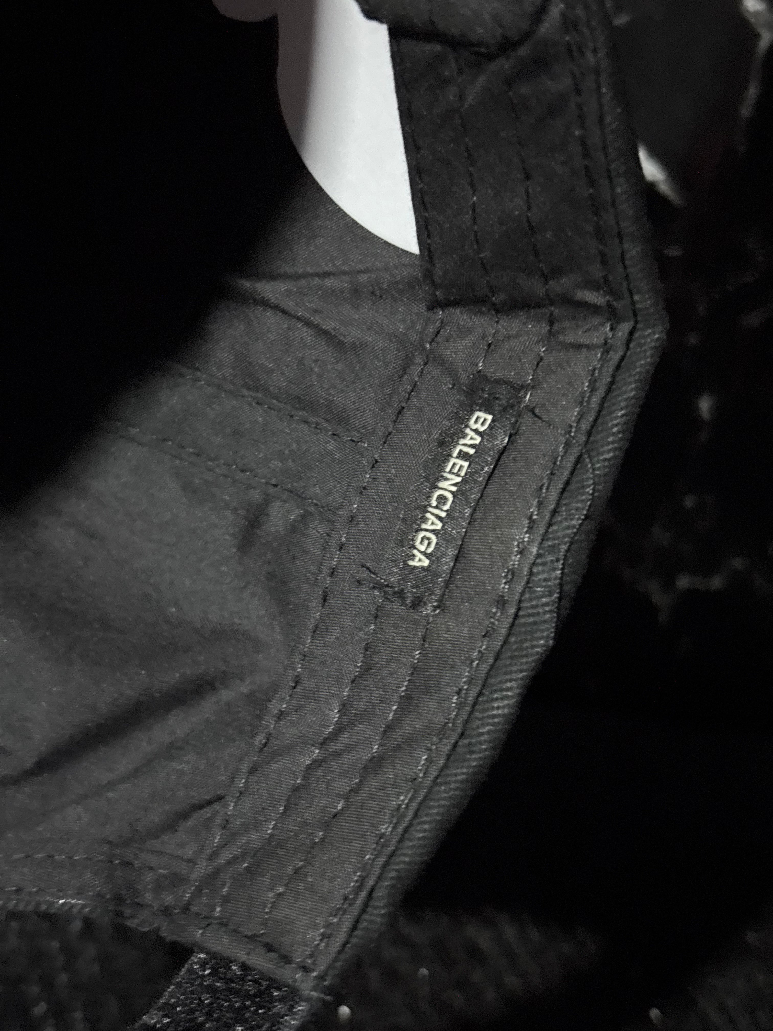 Gorra Balenciaga x Manchester
