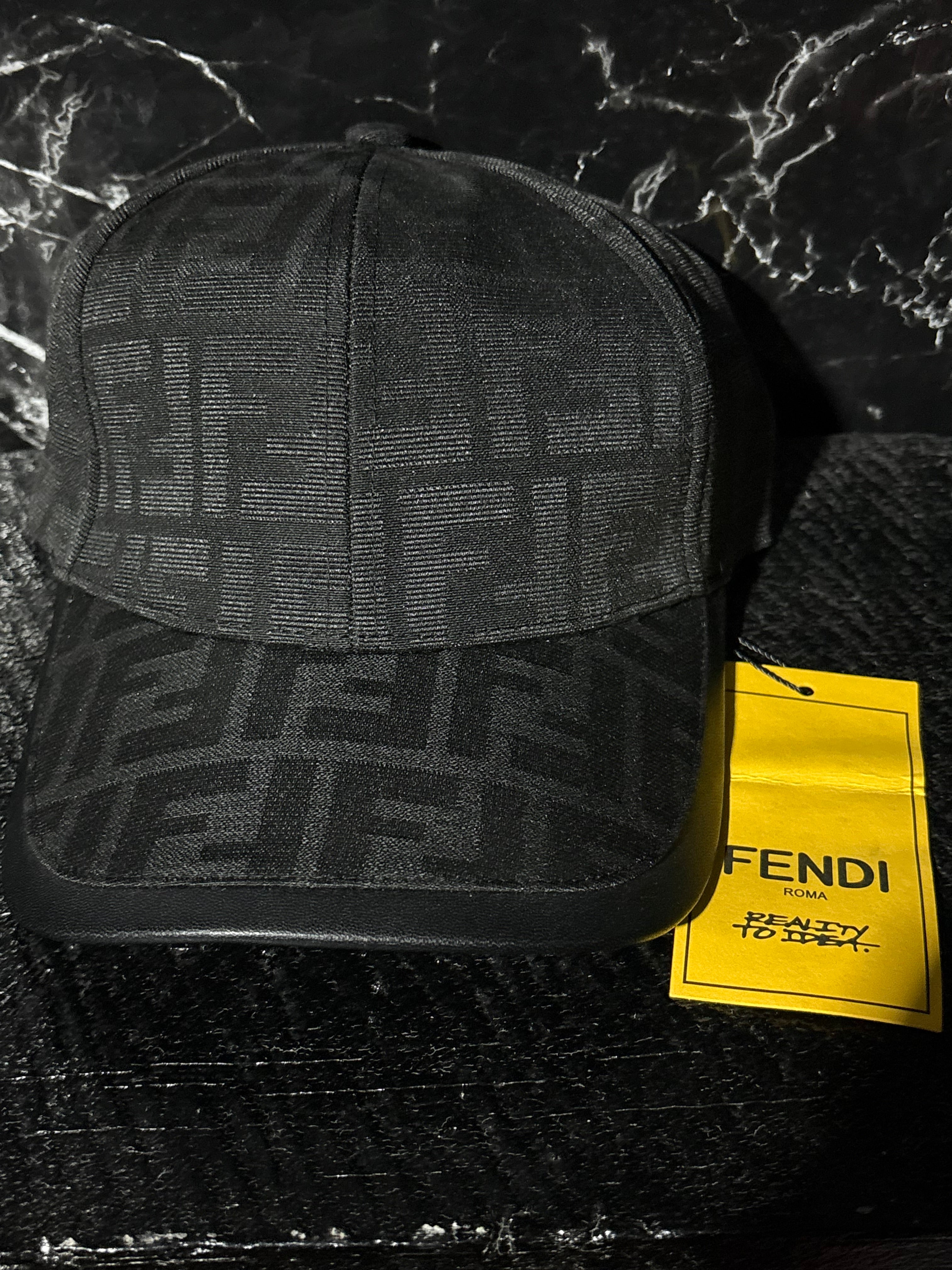 Gorra Fendi