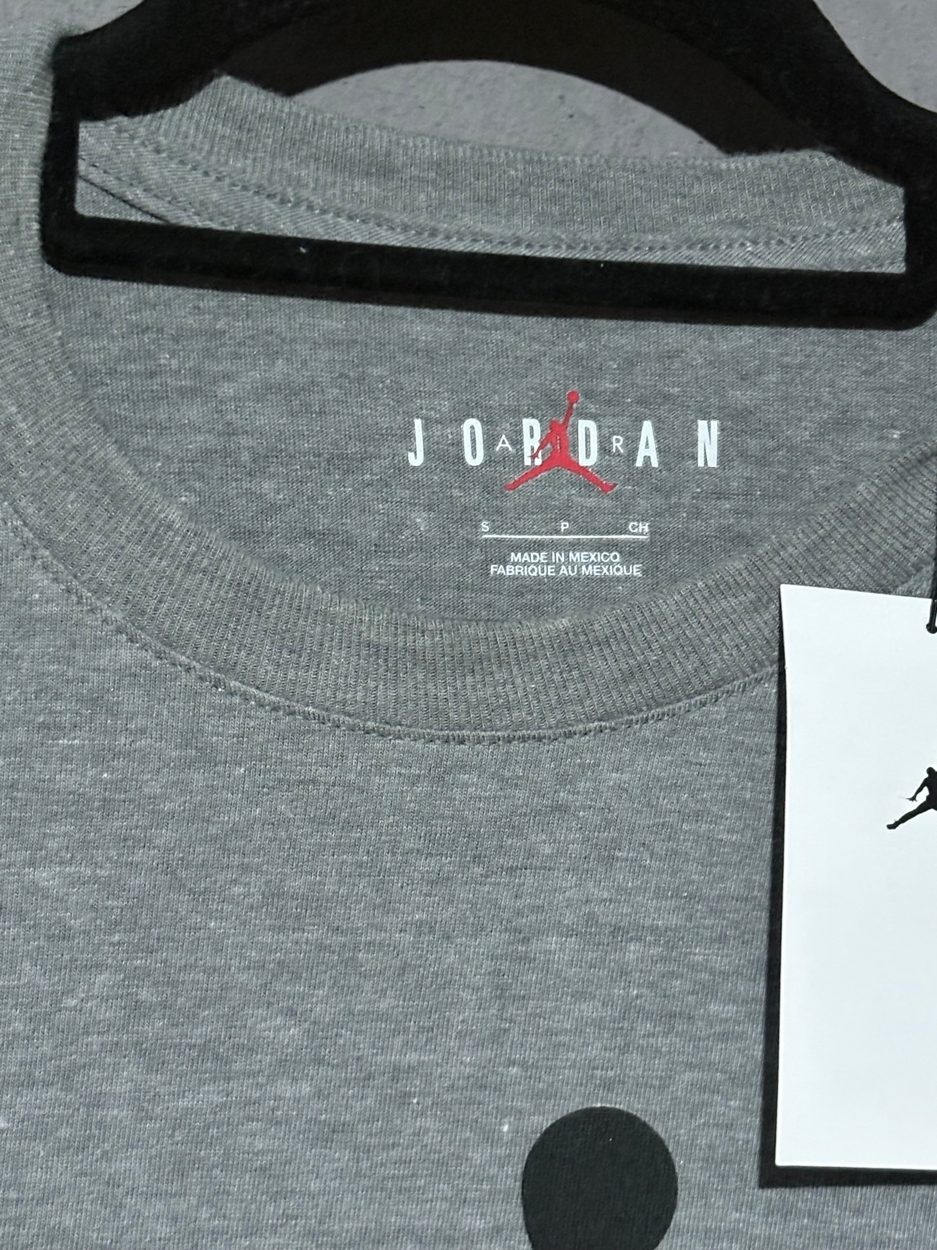 Playera Jordan gris