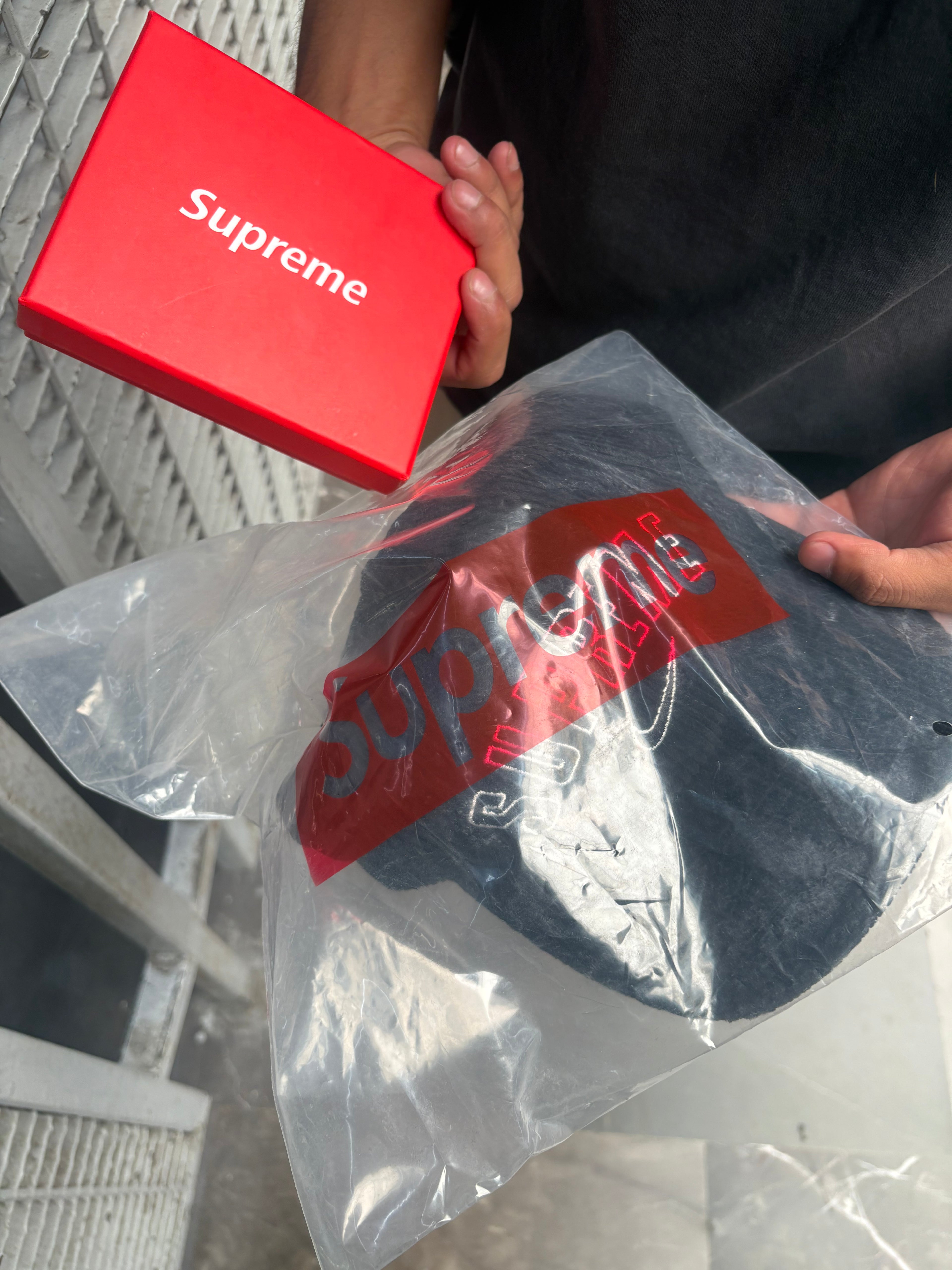 **AGOTADO** Gorra Supreme x Nike corduroy